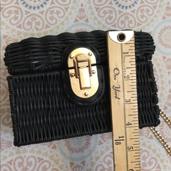 Mango Wicker Small Purse with Gold Chain - Picture 4 of 10
